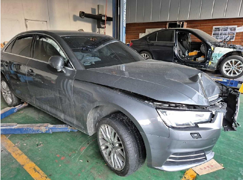 2018 Audi A4 35 TDI quattro, photograph 2