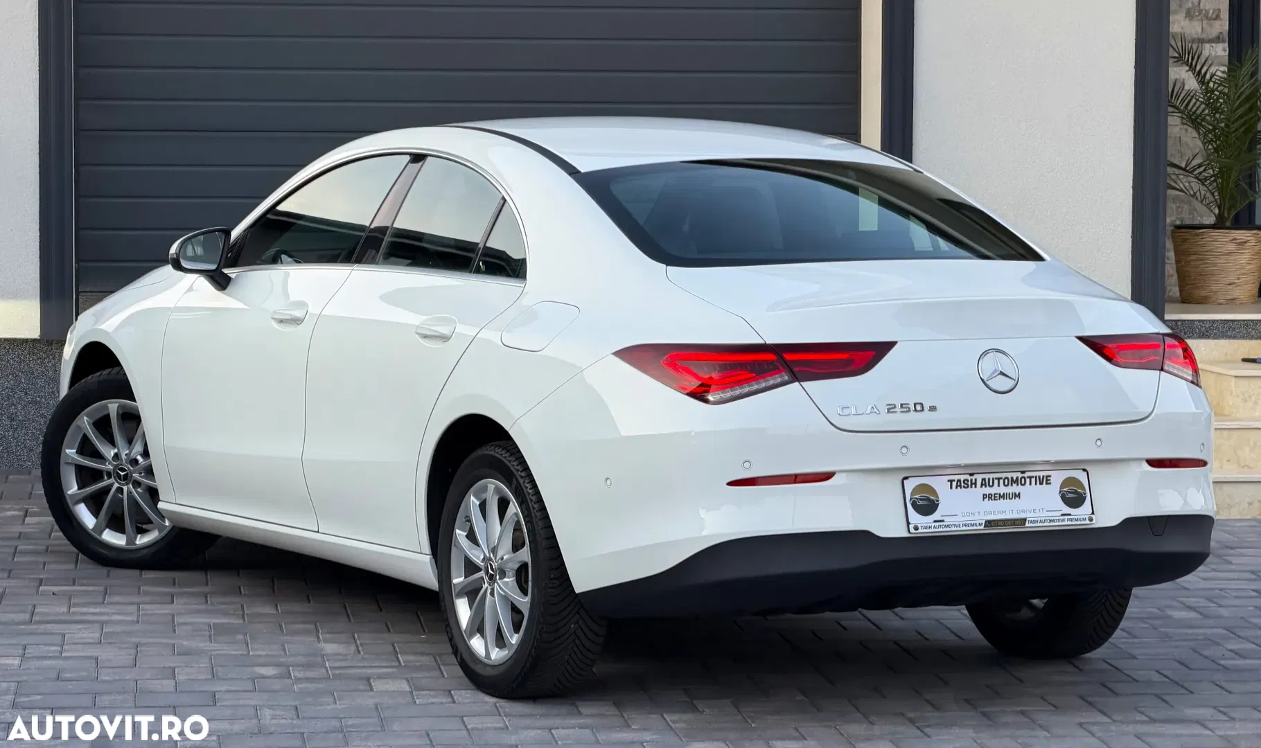 2022 Mercedes-Benz CLA 250 e 8G-DCT Progressive Line Advanced, photograph 4