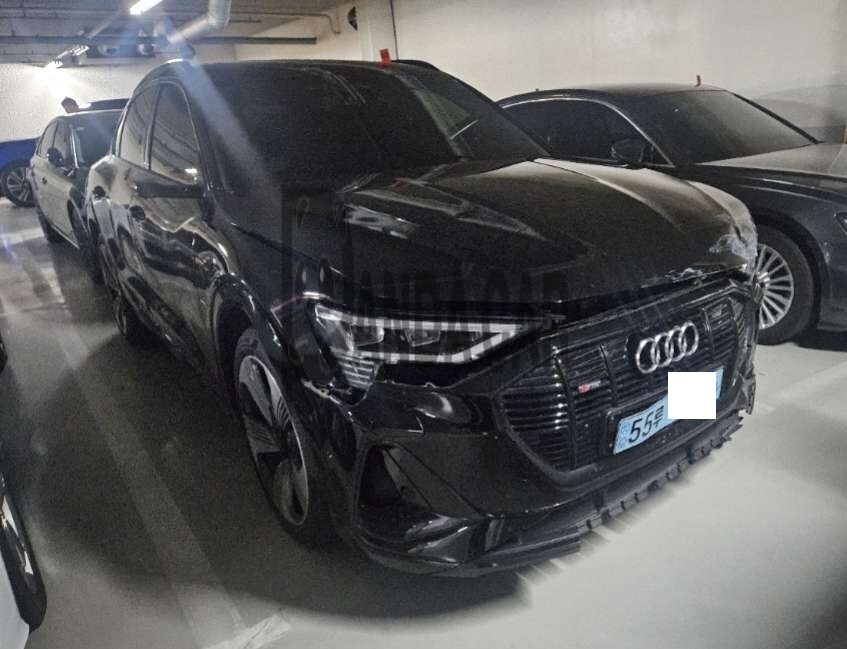 2021 Audi e-tron Sportback 55 quattro, photograph 1