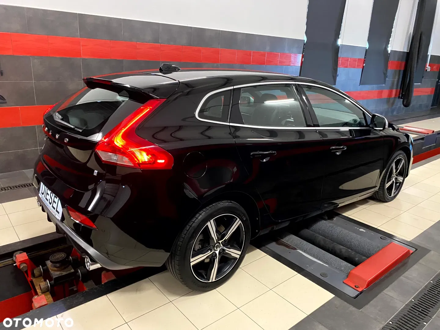 2017 Volvo V40 D2 Drive-E SCR R-Design Momentum, photograph 9