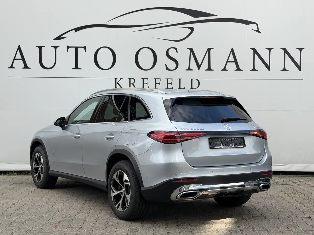 2025 Mercedes-Benz GLC 300 de 4Matic 9G-TRONIC Edition Avantgarde, photograph 3