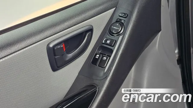 2019 Hyundai Starex Wagon 12-Seater, photograph 5