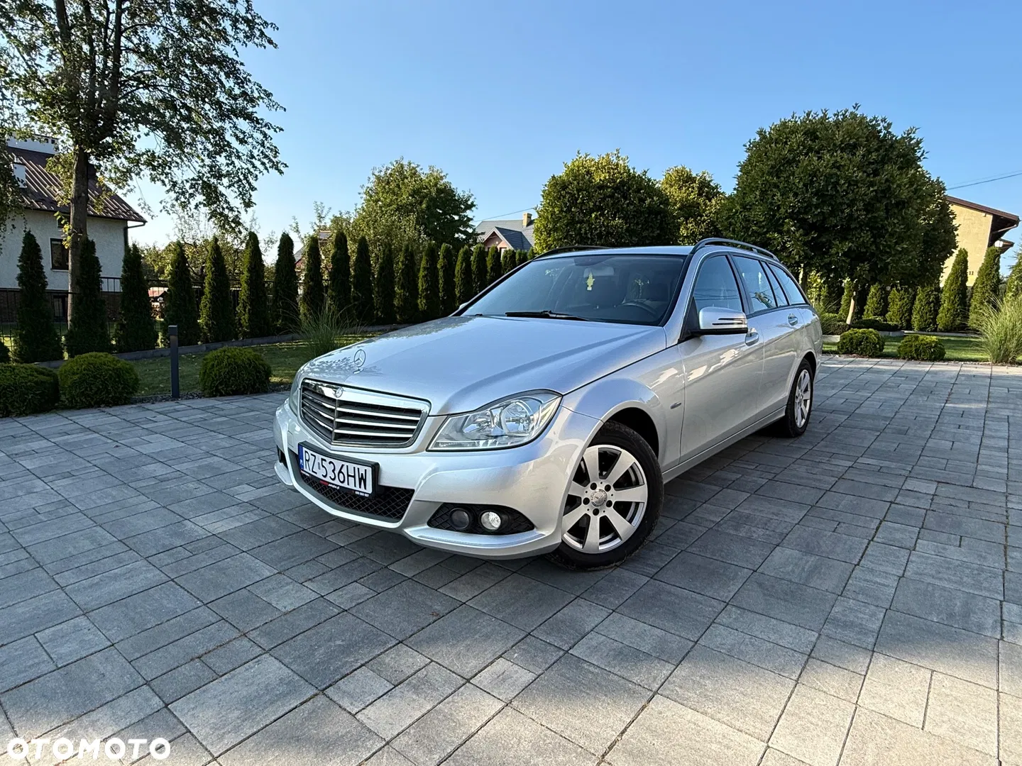 Mercedes-Benz Klasa C 200 CDI DPF (BlueEFFICIENCY) — photo 1 of 29