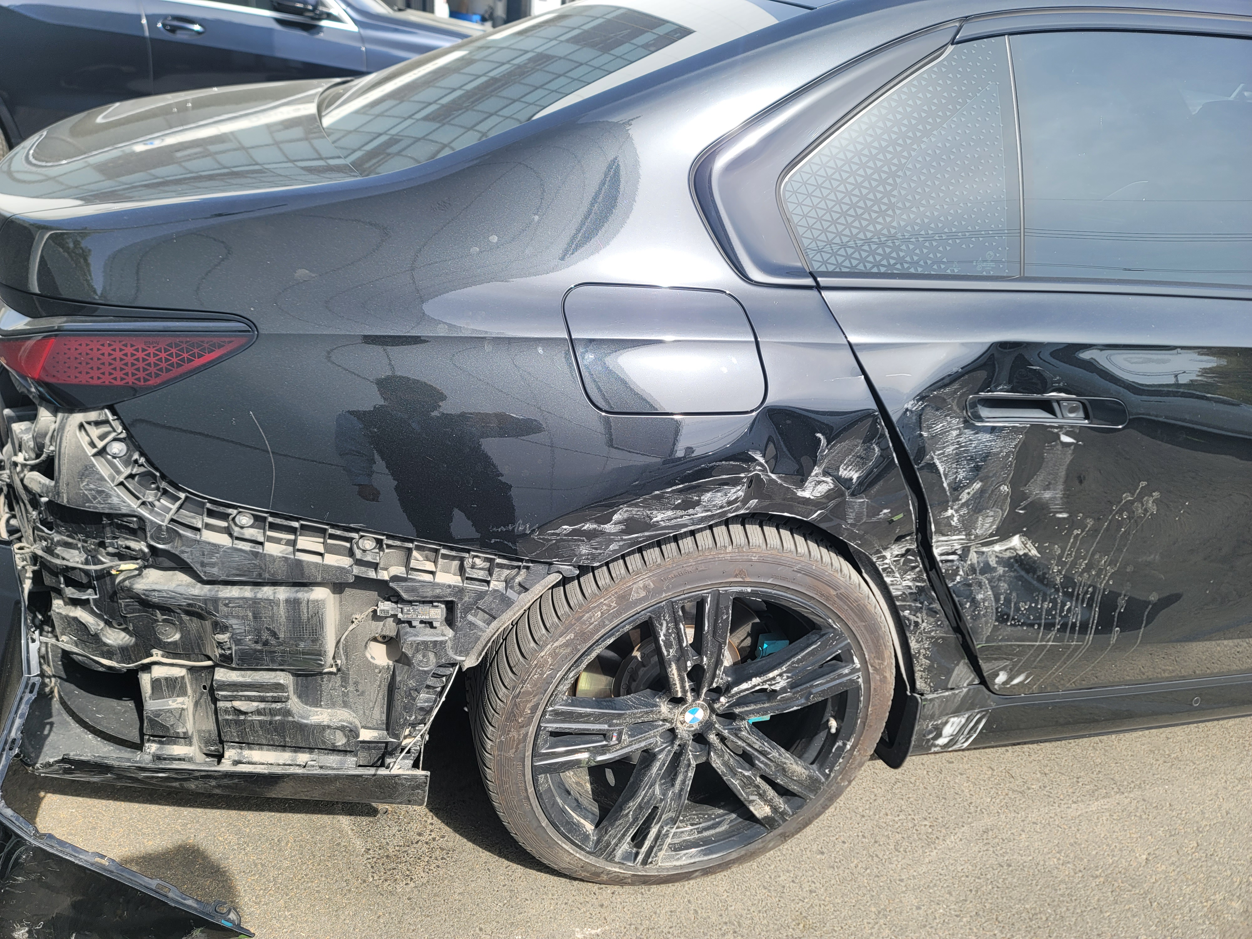 2024 BMW i7 xDrive60, photograph 3