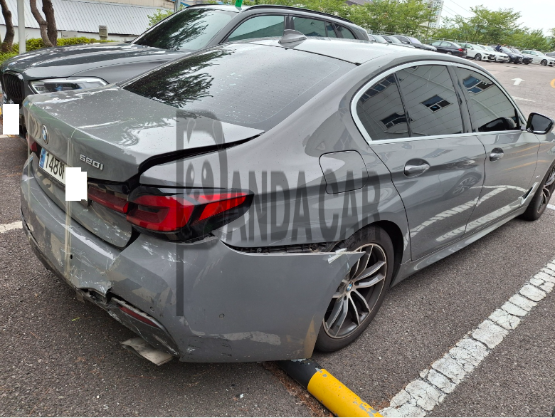 2021 BMW 520i, photograph 1