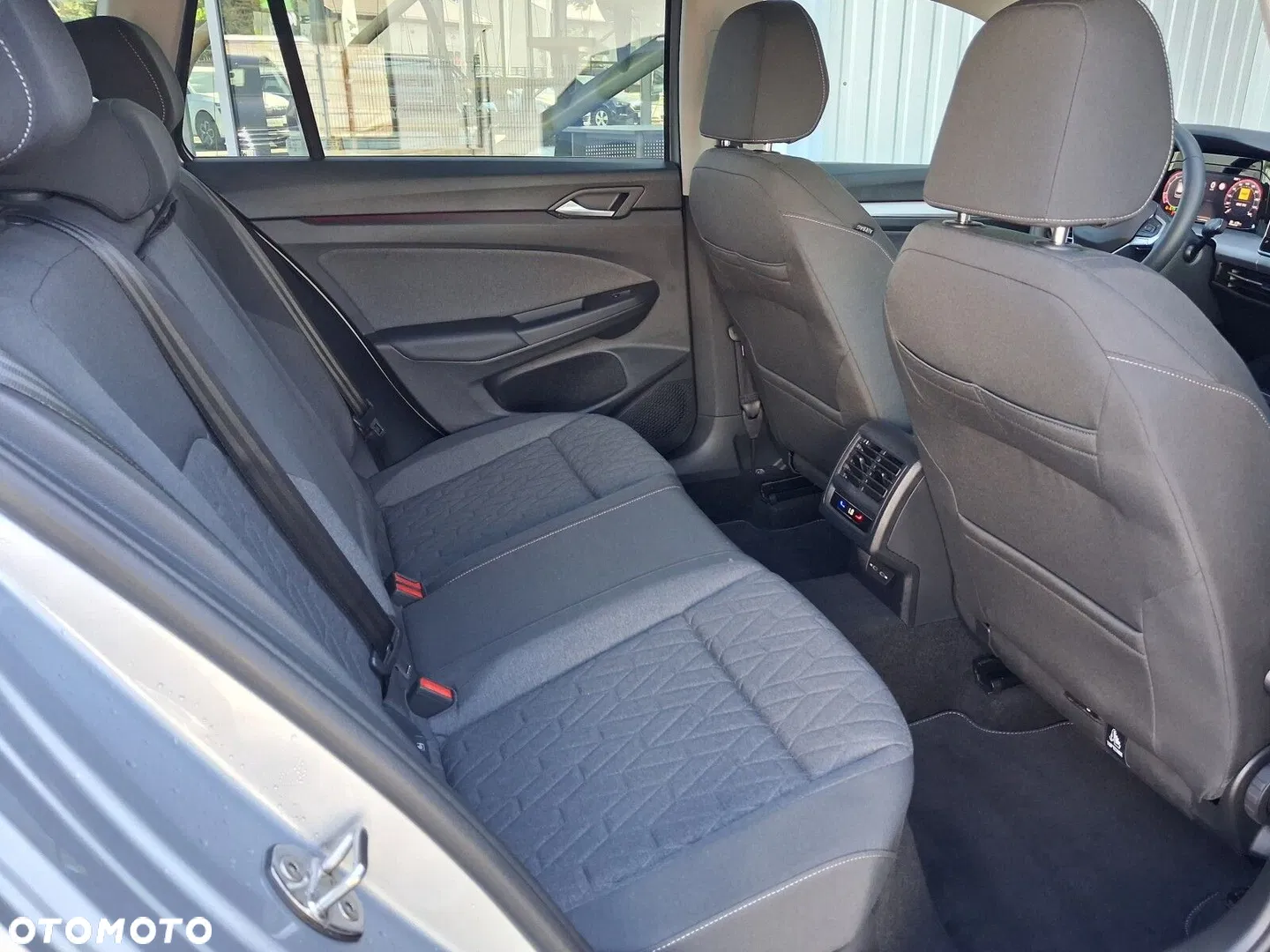 2025 Volkswagen Golf Variant 1.5 eTSI mHEV Life DSG, photograph 7