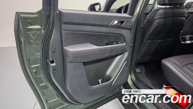 KG_Mobility_Ssangyong Rexton Diesel 2.2 4WD — photo 1 of 30