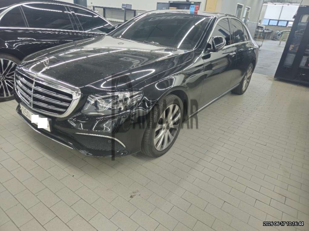 2018 Mercedes-Benz E300 4Matic, photograph 2