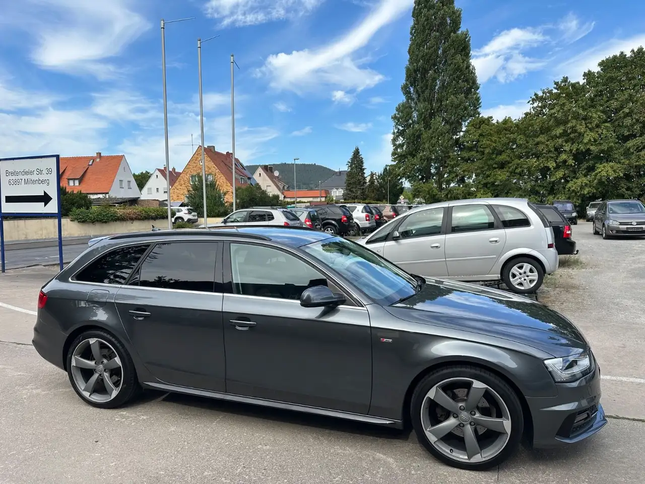 2015 Audi A4 1.8 Avant Ambition quattro/S-Line 19 Zoll, photograph 2