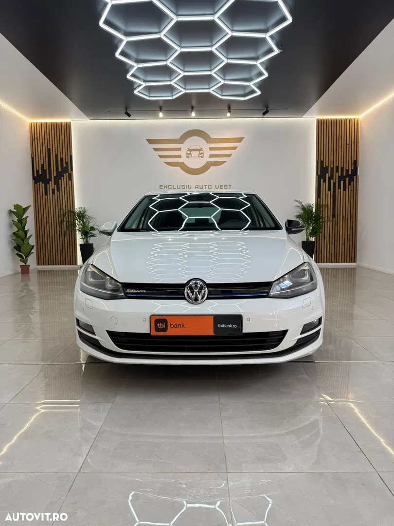 2014 Volkswagen Golf, photograph 10