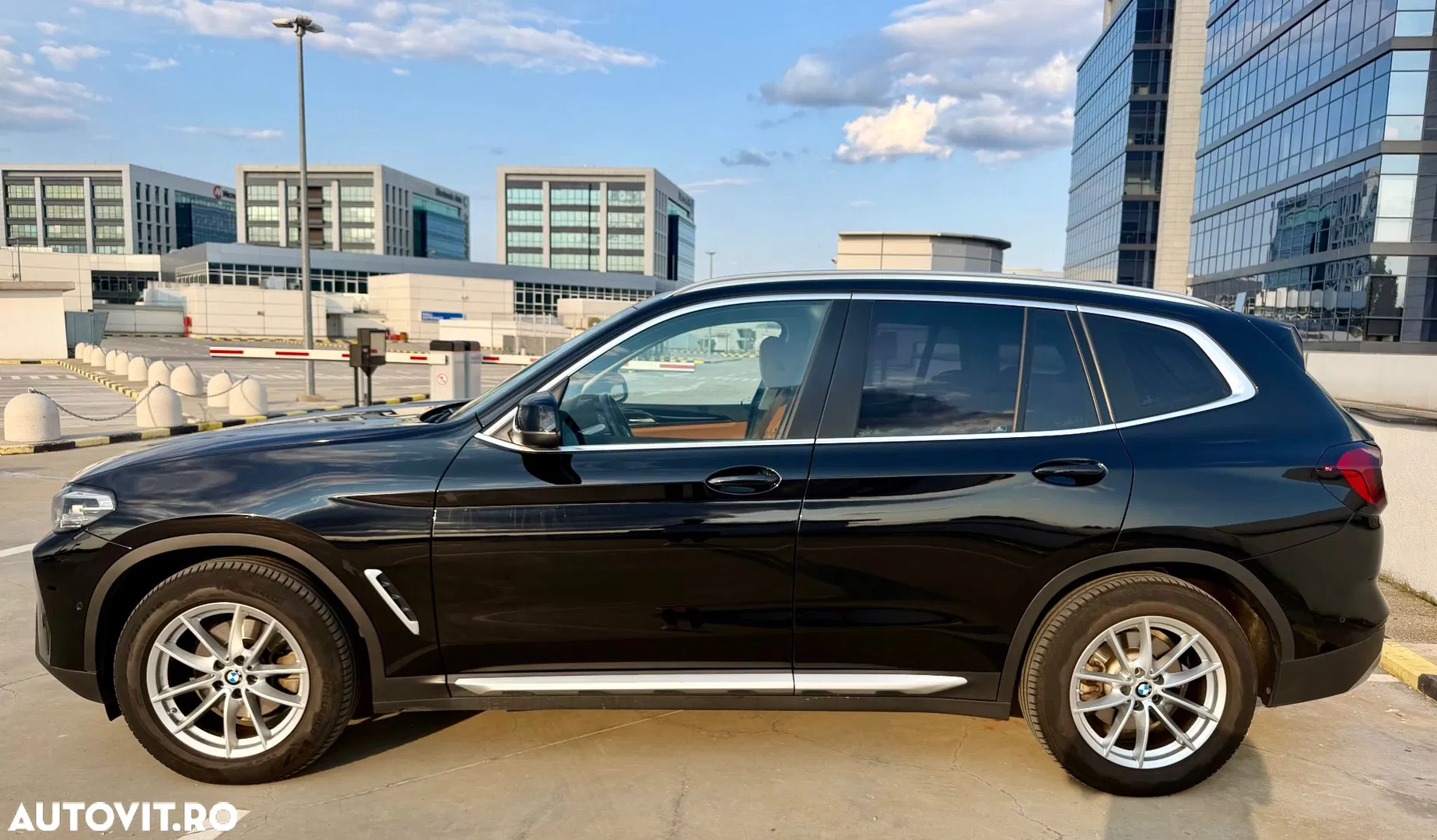 2022 BMW X3 xDrive20i AT xLine, photograph 3