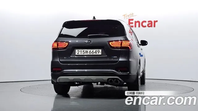 Kia Sorento Diesel 2.0 2WD — photo 1 of 20