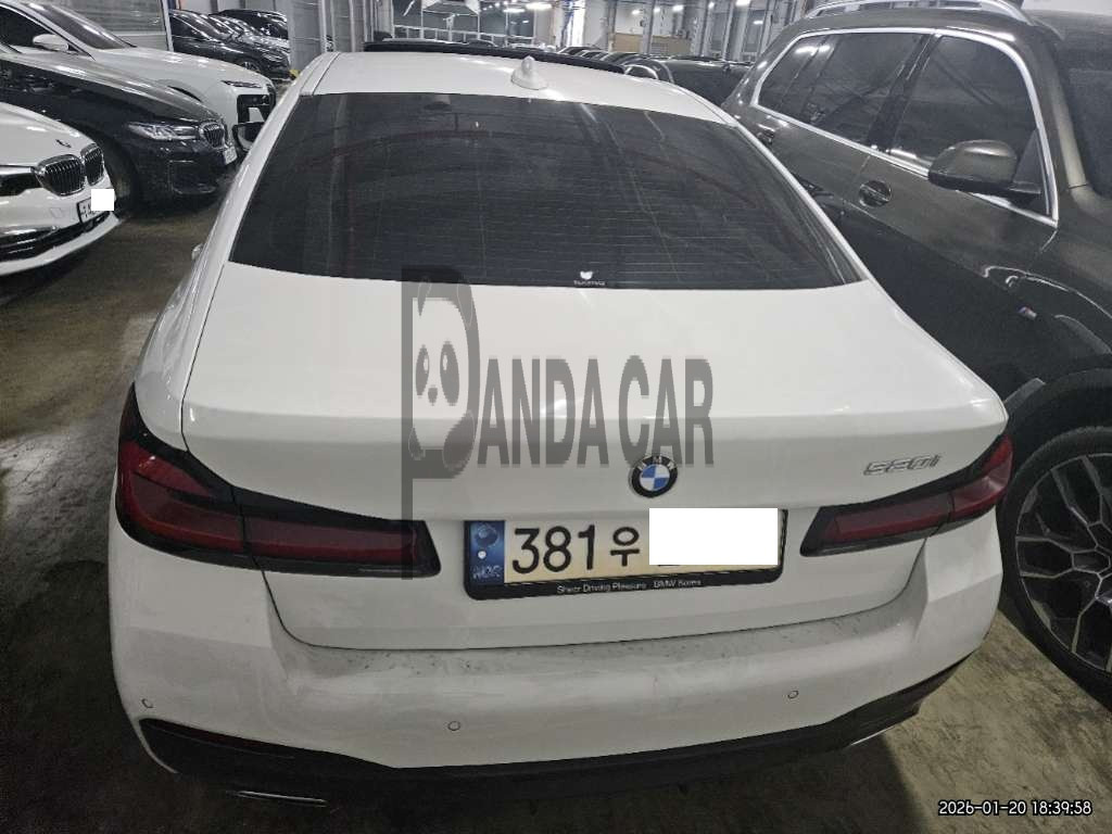 2022 BMW 520i, photograph 2