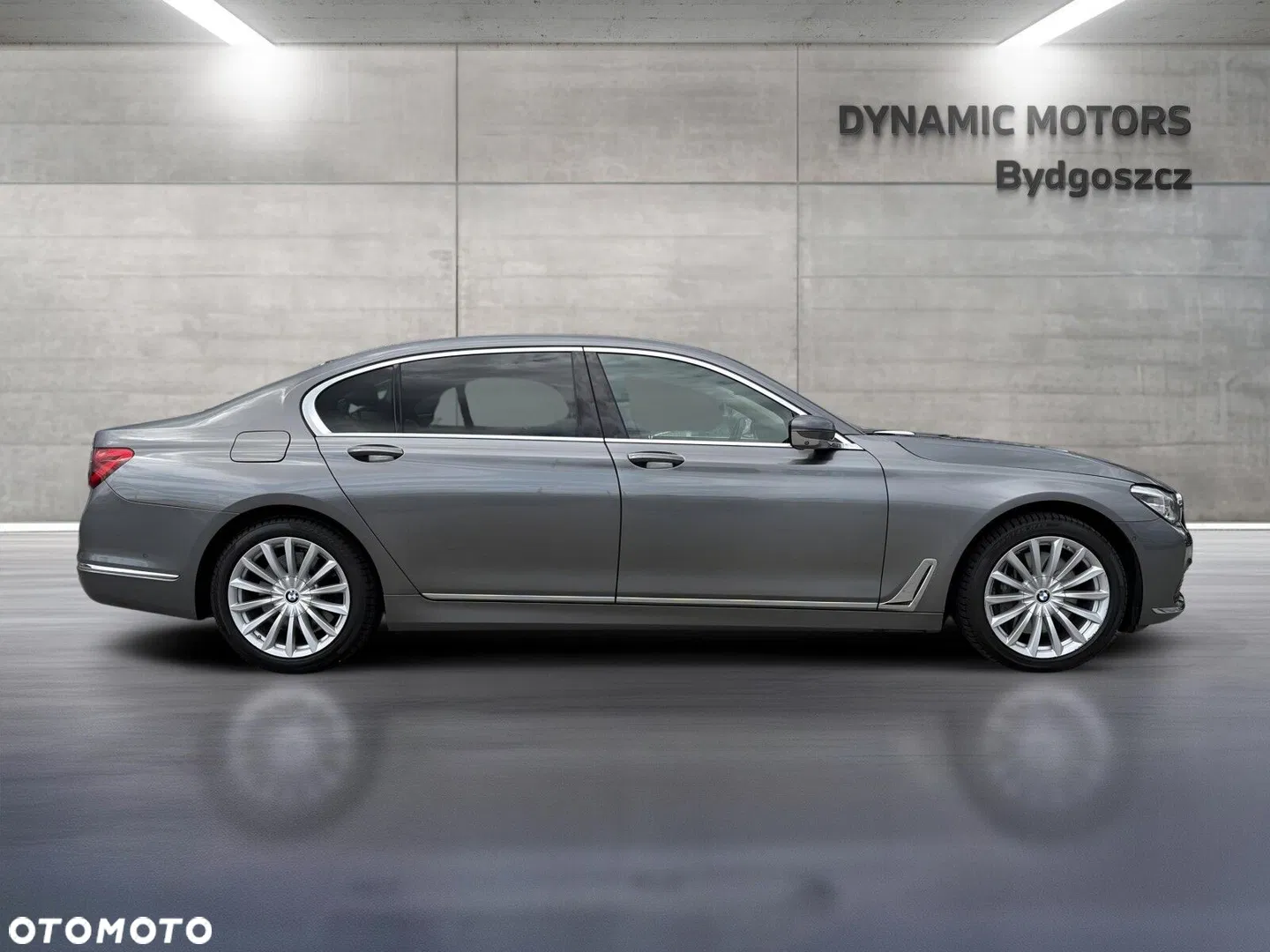 2016 BMW Seria 7 750Li xDrive, photograph 6