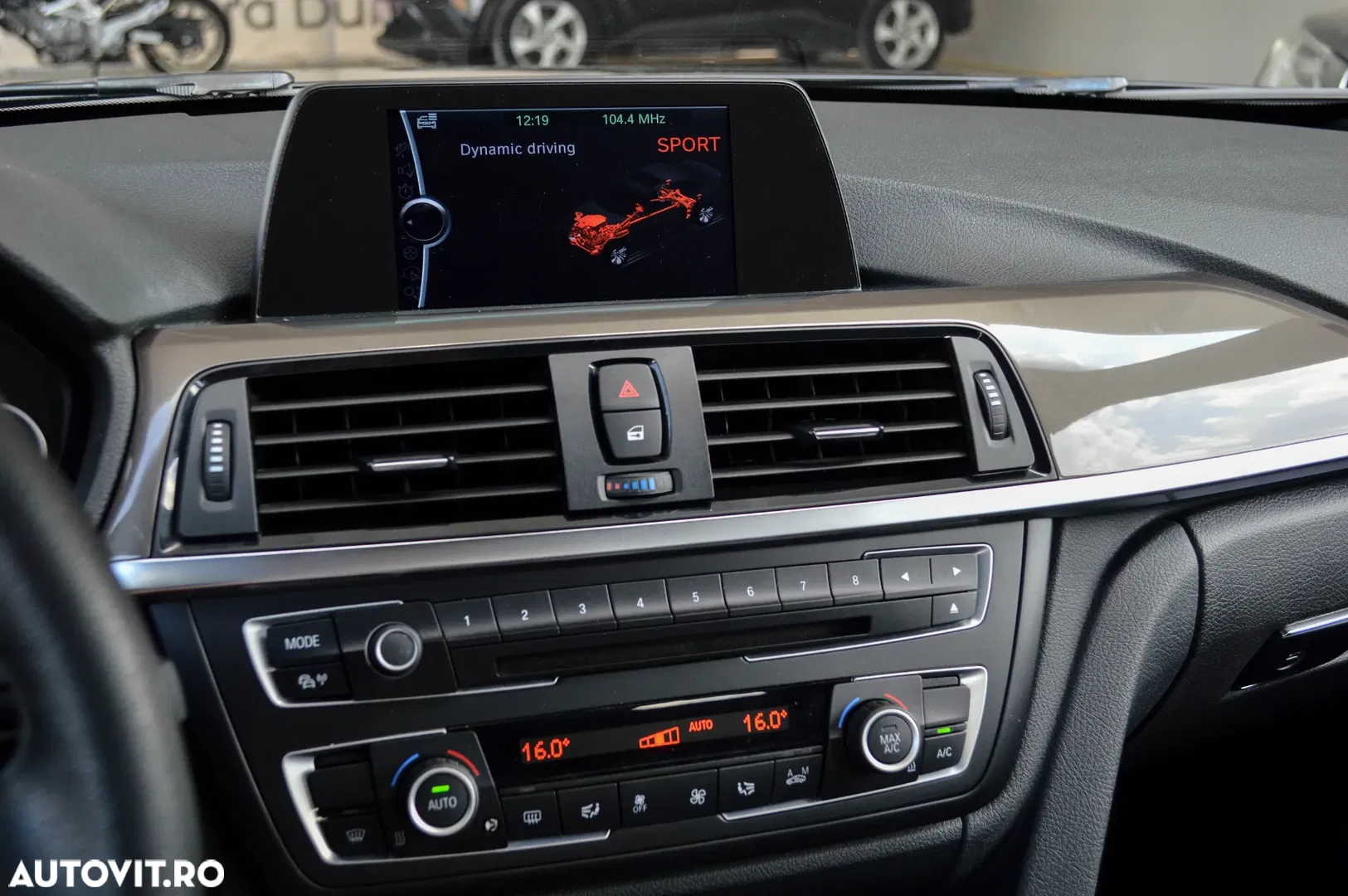 2014 BMW Seria 3 320d xDrive DPF Aut. Edition Sport, photograph 6