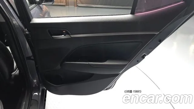 2016 Hyundai AVANTE 1.6 GDI Smart, photograph 12