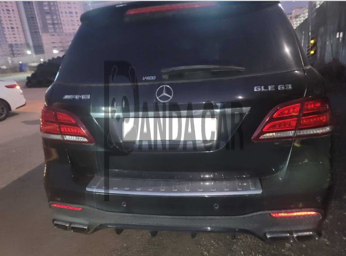 2017 Mercedes-AMG GLE63 4Matic, photograph 4