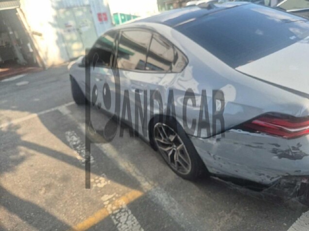 2026 BMW i5 eDrive40, photograph 8