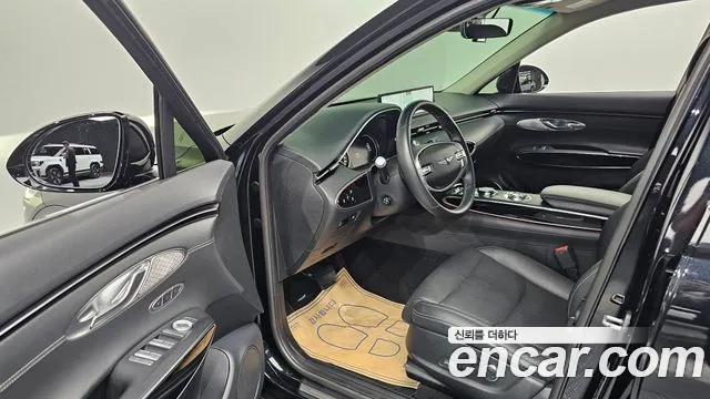 Genesis GV70 2.5T Gasoline AWD — photo 1 of 20