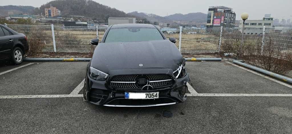 2021 Mercedes-Benz E220 d 4MATIC, photograph 1