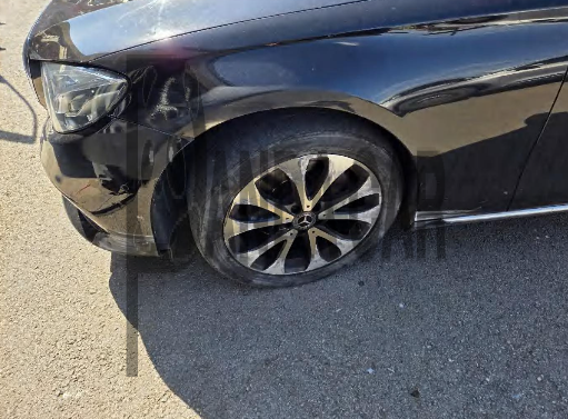 2018 Mercedes-Benz E220 d 4Matic, photograph 2