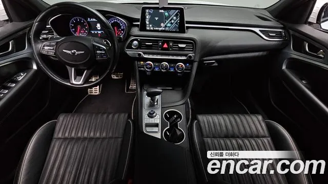 Genesis G70 3.3T Sport — photo 1 of 35