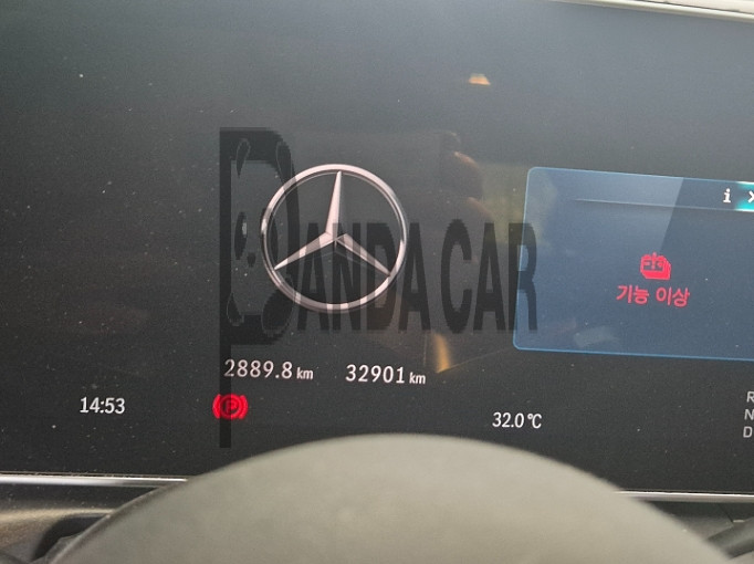 2024 Mercedes-Benz CLE 450 4MATIC Coupe, photograph 2