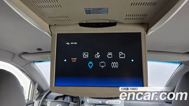 KG_Mobility_Ssangyong KORANDO 4WD GT 9-seater — photo 1 of 32