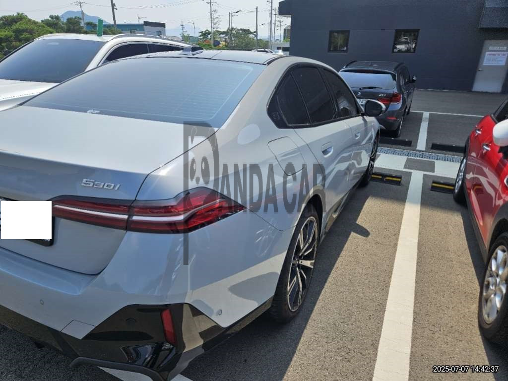 2024 BMW 530i xDrive, photograph 5