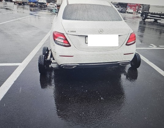 2019 Mercedes-Benz E300, photograph 4