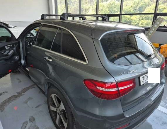 2017 Mercedes-Benz GLC220 d 4Matic, photograph 5