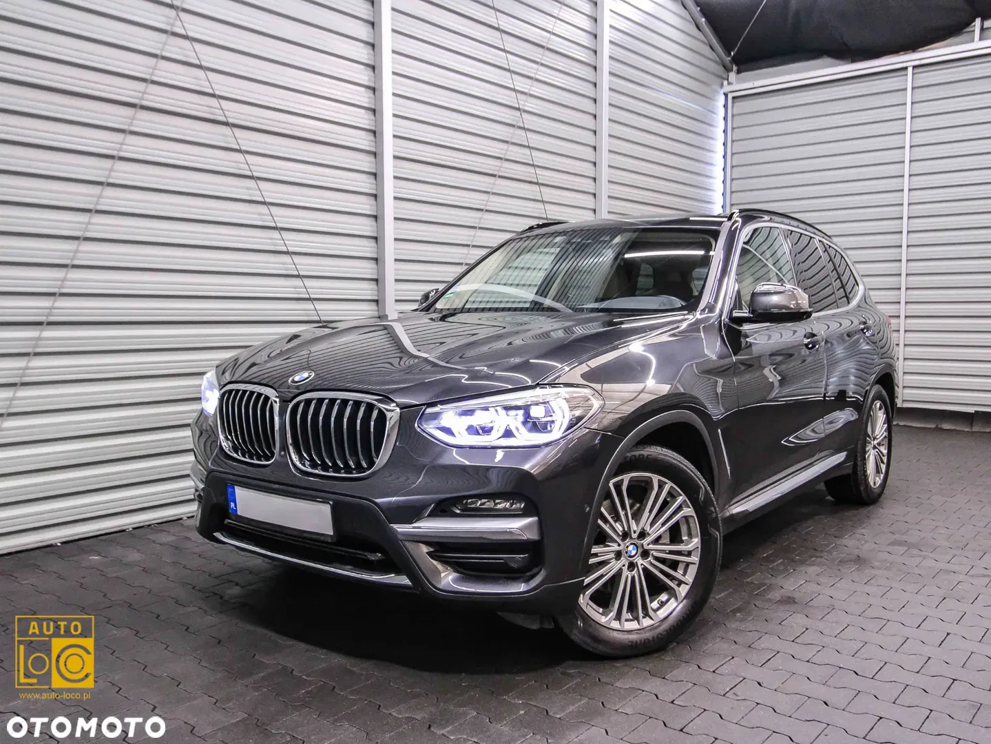 2020 BMW X3 xDrive20i Luxury Line, photograph 2