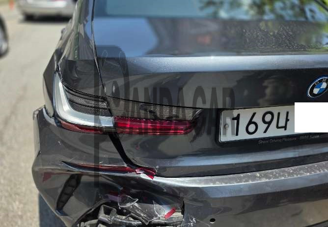 2022 BMW 320e, photograph 3