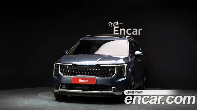 Kia Canival HEV 9seater Signature — photo 1 of 33