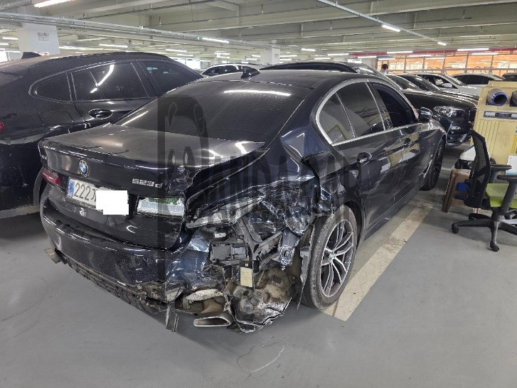 2022 BMW 523d ​​xDrive, photograph 3