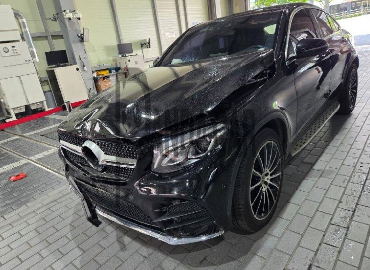 2017 Mercedes-Benz GLC220 d 4Matic Coupe, photograph 1