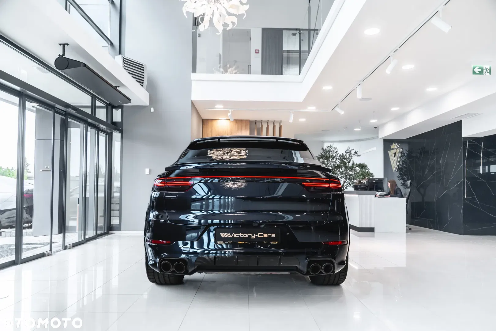 2021 Porsche Cayenne Platinum Edition, photograph 9
