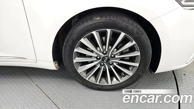 Kia K7 3.0 LPI Luxury (Rental Car) — photo 1 of 20