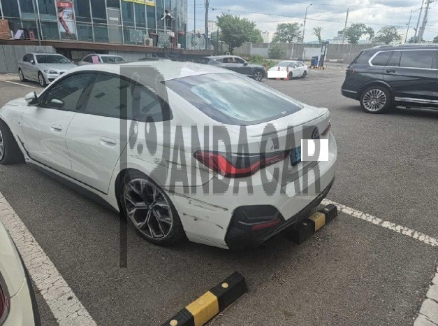 2024 BMW i4 eDrive40, photograph 2
