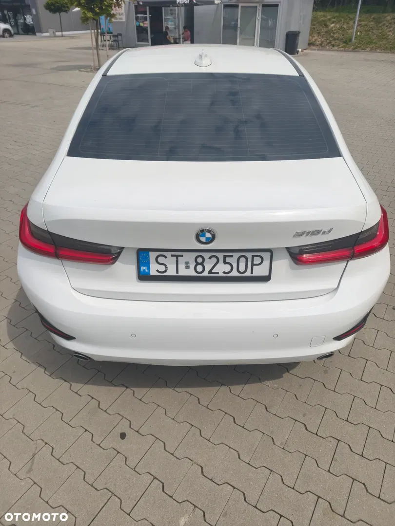2019 BMW Seria 3 318d, photograph 5