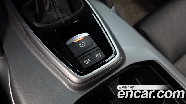 Renault-KoreaSamsung QM6 2.0 GDe PREMIERE 2WD — photo 1 of 35
