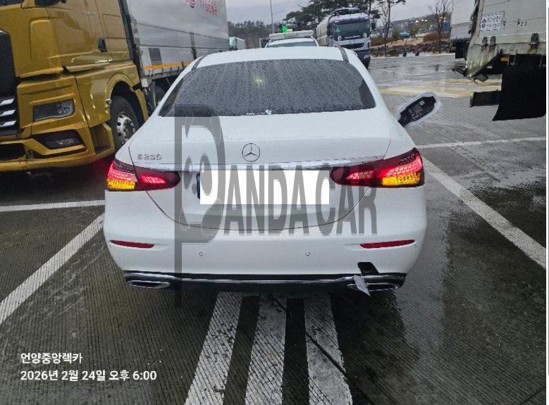 2023 Mercedes-Benz E250, photograph 3