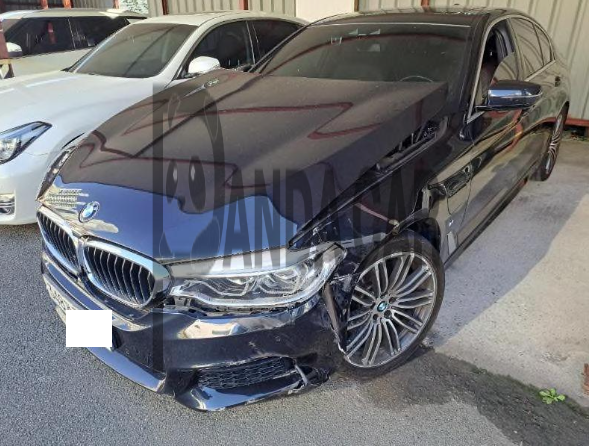 2020 BMW 530e iPerformance M Sport Package(19), photograph 2