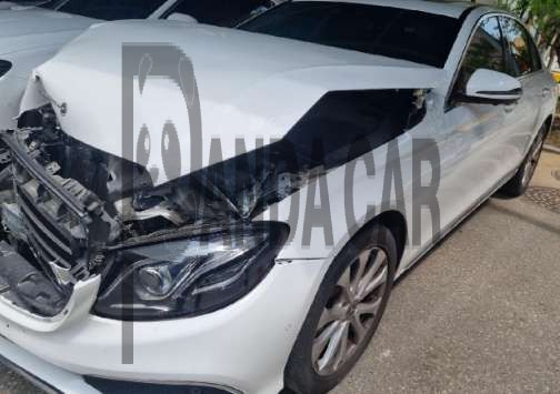 2018 Mercedes-Benz E300, photograph 2