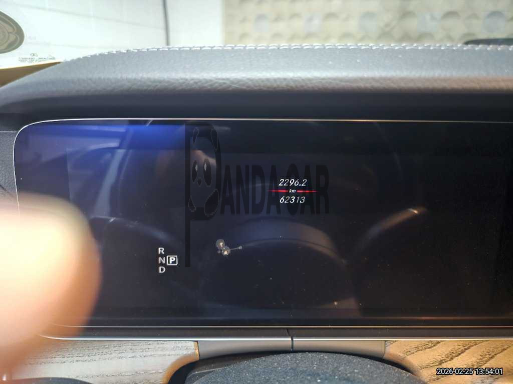 2020 Mercedes-Benz E 300 4MATIC, photograph 5