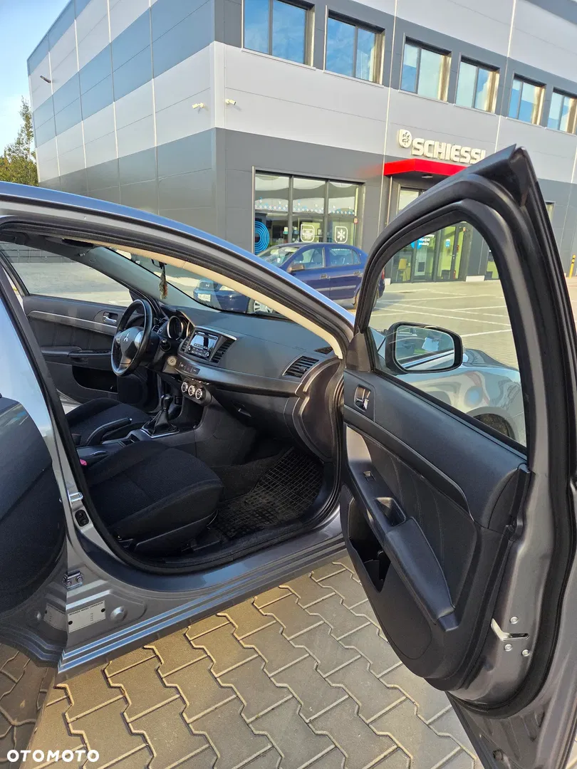 2015 Mitsubishi Lancer 1.6 Invite, photograph 12