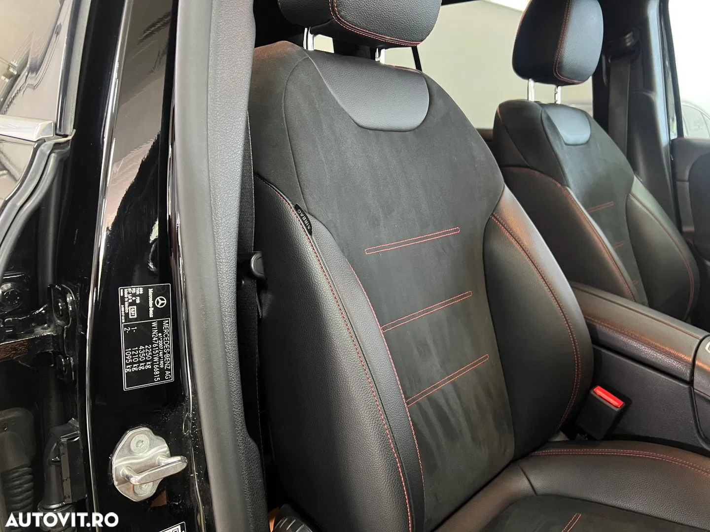 2021 Mercedes-Benz GLB 220 d 4MATIC 8G-DCT AMG Line, photograph 5
