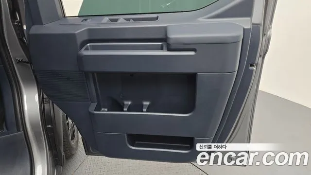 2026 Kia PV5 Cargo, photograph 2