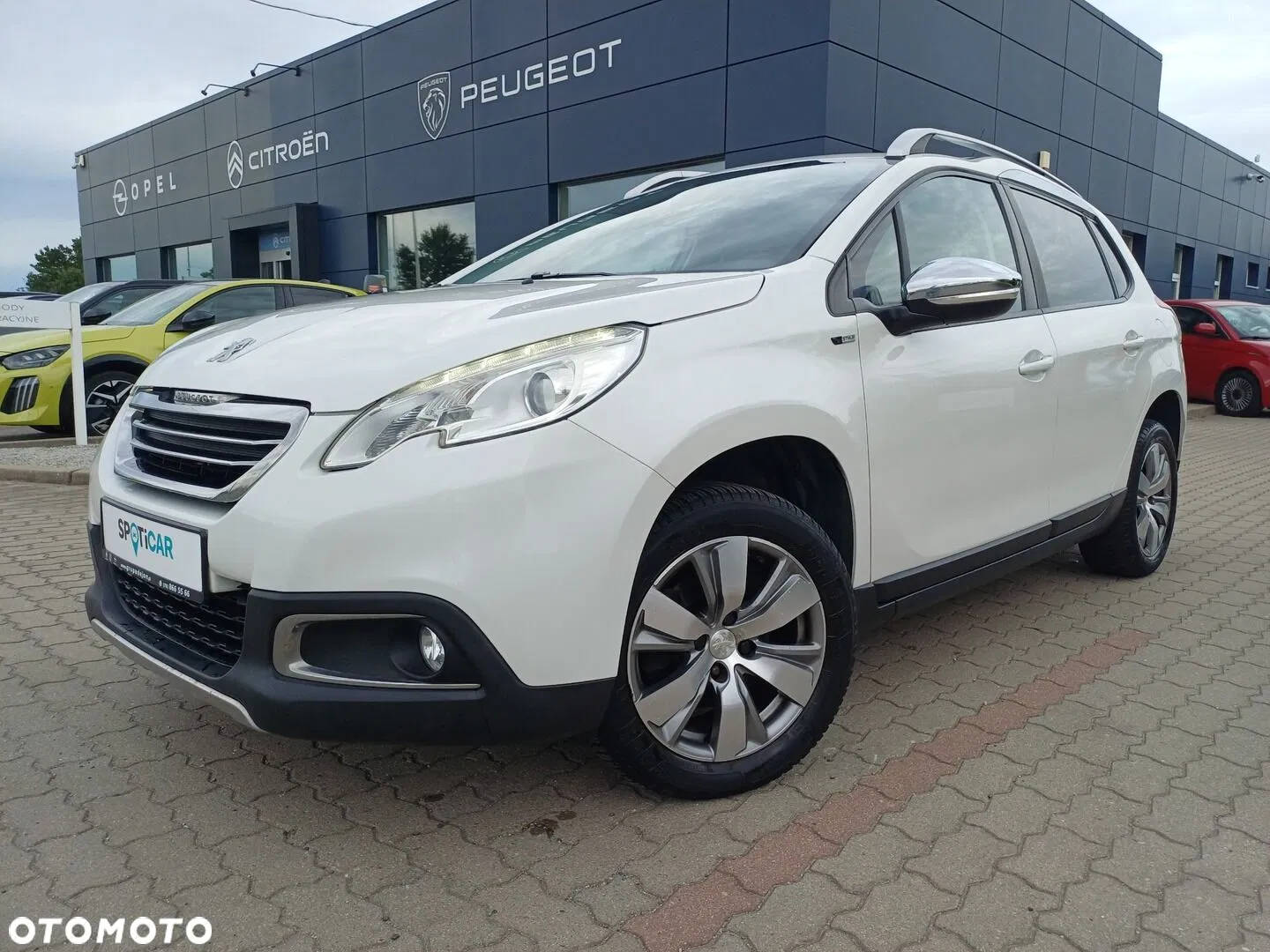 Peugeot 2008 1.2 Pure Tech Style S&S — photo 1 of 30