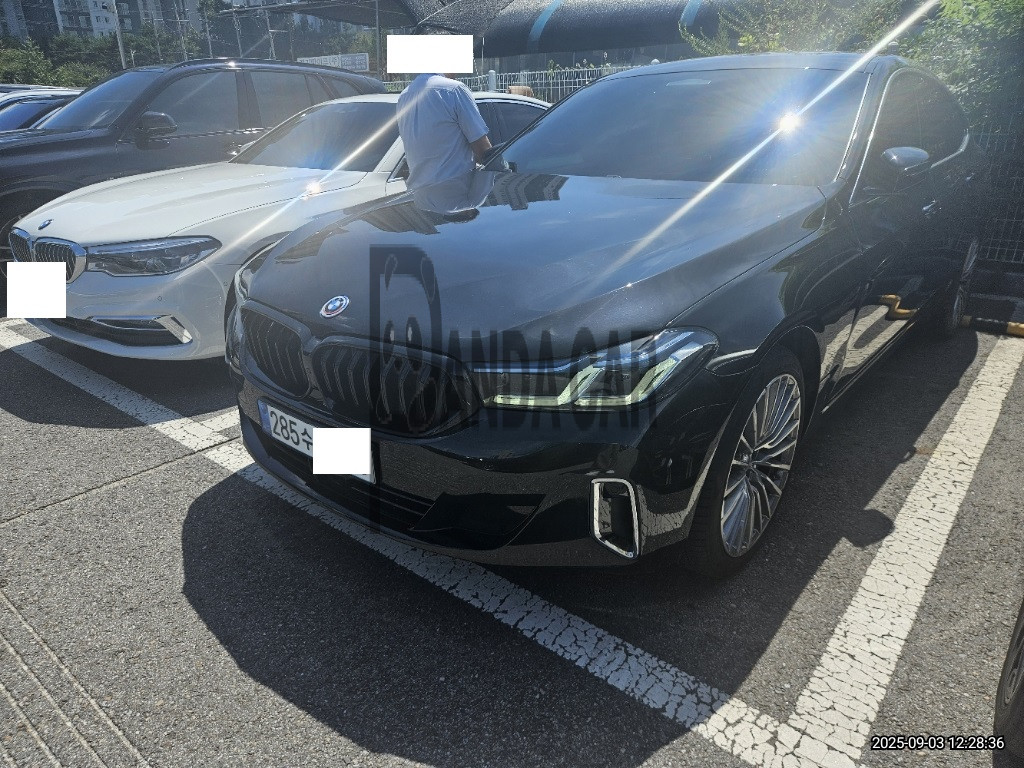 2022 BMW 640i xDrive, photograph 2